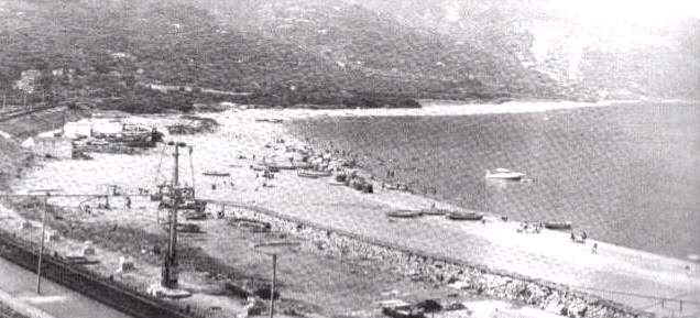 la meravigliosa baia di gioiosa marea, sicilia, rappresentata da una caratteristica foto storica