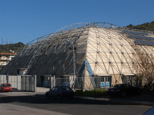 Il Palafantozzi, oggi Palasikeliarchivi, palazzetto dello sport e Palasport dell'Upea Orlandina Basket di Capo d'Orlando