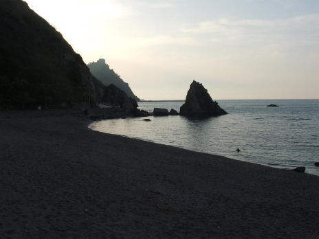 Capo d'Orlando La spiaggia San Gregorio all'imbrunire Tratto della localitą San Gregorio di Capo d'Orlando fotografata all'imbrunire. La cittą in estate triplica i suoi abitanti visti i tanti turisti presenti