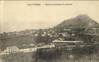 Storico ed antico d'epoca che raffigura un panorama della cittą di Capo d'Orlando e la ferrovia