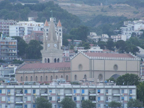 Messina (Sicilia - Italia) - Il Duomo visto dal mare