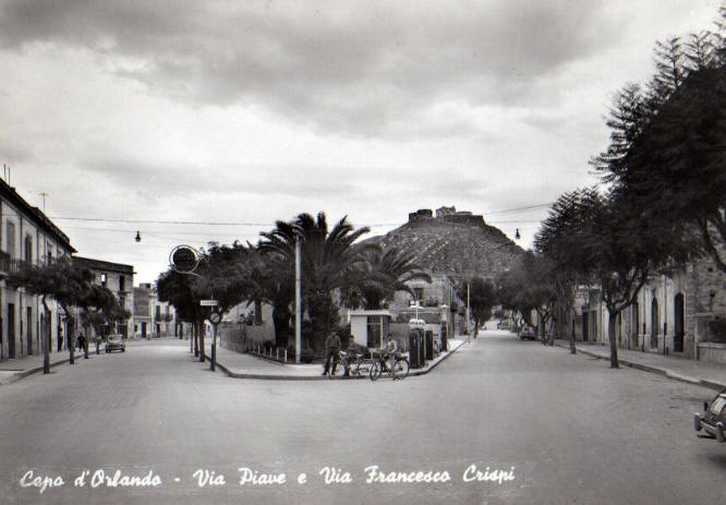 Il punto d'incontro tra le Piave e Francesco Crispi a Capo d'Orlando. Oggi questa zona è parte dell'isola pedonale