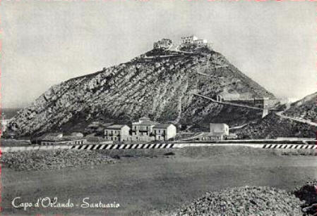 Un particolare panorama della cittą di Capo d'Orlando ancora quasi del tutto sposglia di costruzioni scattata nel 1952