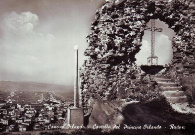 Ruderi presenti presso il castello del principe orlando sul monte della madonna a capo d'orlando