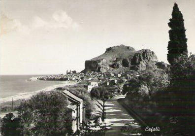 Un'antica scorcio della citt di Cefal risalente agli anni 50