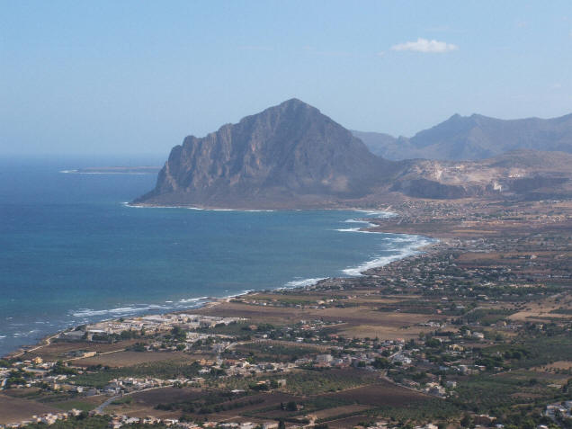 Il monte Cofano ed il bellissimo panorama sul mare visti da Erice - Sicilia