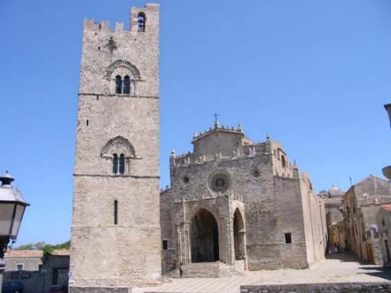 Chiesa madre di Maria SS. Assunta situata nella citt� storica di Erice (TP)