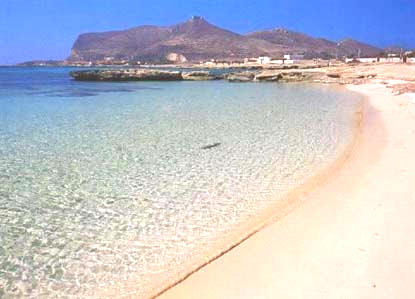 La spiaggia di Lido Burrone di Favignana (Trapani) - Sicilia
