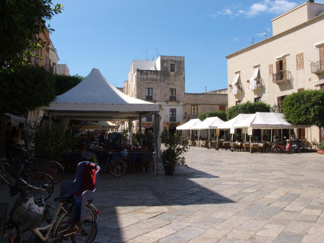 La Piazza Matrice di Favignana (Trapani) - Sicilia