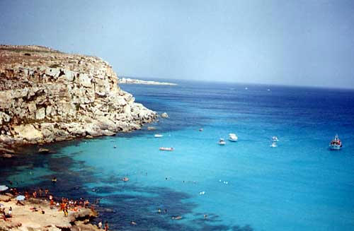 La spiaggia di Cala Rossa di Favignana (Trapani)