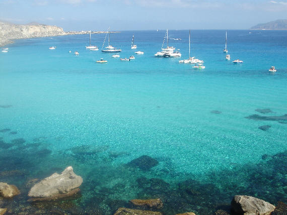La spiaggia di Cala Rossa a Favignana (Trapani) - Sicilia