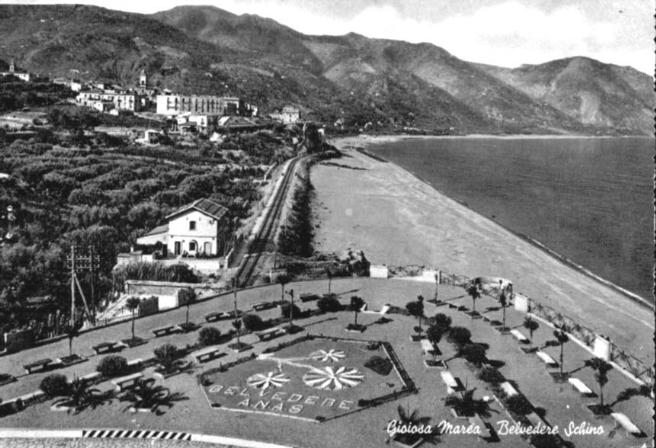 Il belvedere schino di gioiosa marea (sicilia) in una bellissima foto dell'epoca. Da questo sito  possibile ammirare una bellissima veduta sul mare