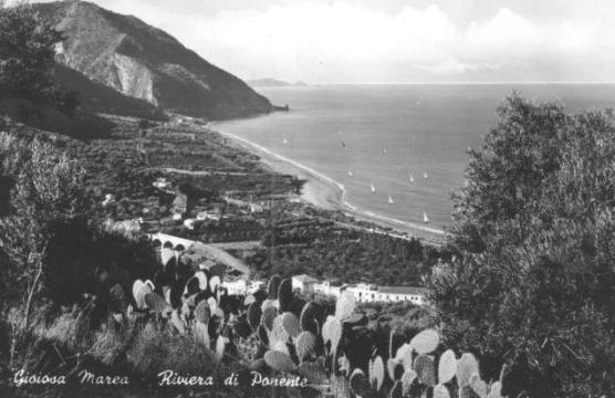 Foto storica che riprende la fantastica riviera di ponente a gioiosa marea, citt siciliana situata in provincia di messina