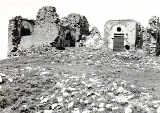 una foto d'epoca di gioiosa marea (sicilia) la quale si trova nel comune di gioiosa marea