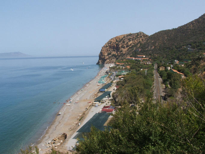 La bella spiaggia della localit turistica di capo calav a gioiosa marea. Questo tratto di spiaggia  senz'altro tra i pi belli di tutto il litorale messinese
