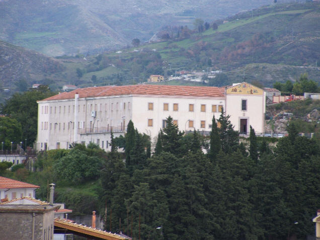 Una foto di qualche anno fa del Convento dei Cappuccini di San Marco d'Alunzio