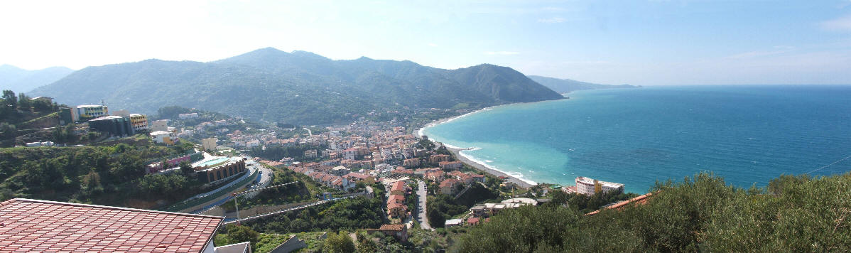 Un'emozionante vista sulla citt di gioiosa marea e sull'intero golfo che fa da incantevole cornice