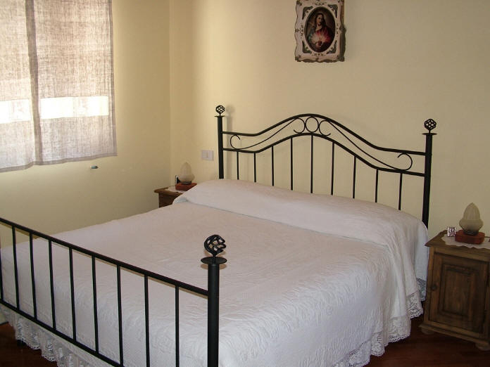 Camera da letto della Casa Vacanza di Capo d'Orlando Sicilia CD28